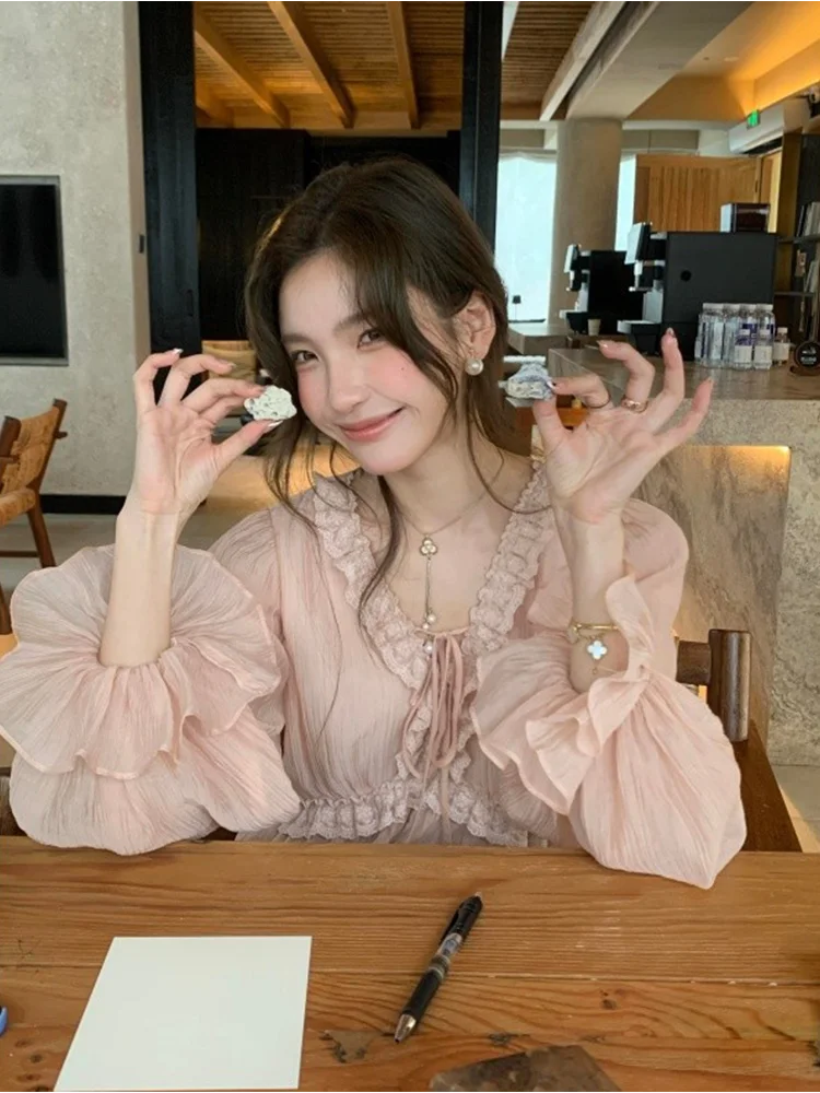 Pink Lace Shirt Women's V-neck Belted Long Sleeve Spring 2026 Fashion Age-reducing Cleanfit Polyester Casual Business Office
Pink Lace Shirt Women's V-neck Belted Long Sleeve Spring 2026 Fashion Age-reducing Cleanfit Polyester Casual Business Office