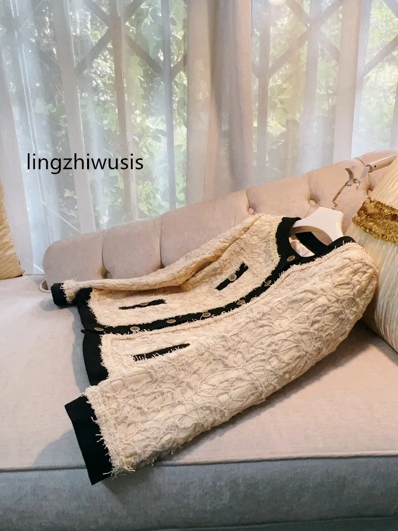 lingzhiwusis French Design Knitting Wool Contrast Color Top Vintage Ladies Outerwear Beige Female New Arrival
lingzhiwusis French Design Knitting Wool Contrast Color Top Vintage Ladies Outerwear Beige Female New Arrival