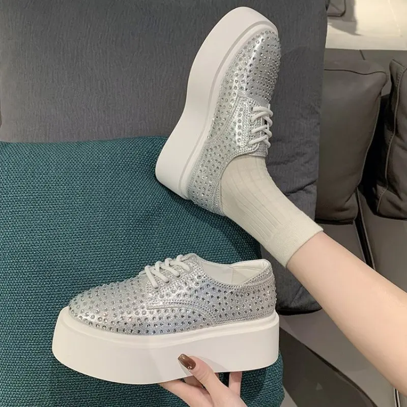 New 2024 Autumn Women Platform Shoes rhinestones Thick-soled Silver Shoes Shining Crystal Sneakers Trend Casual Sneakers
New 2024 Autumn Women Platform Shoes rhinestones Thick-soled Silver Shoes Shining Crystal Sneakers Trend Casual Sneakers