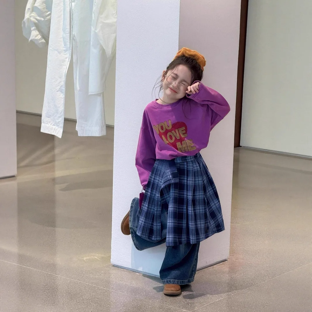 Suit 2025 Spring and Autumn New Childrens Wear Girl Baby Fashion Love Letter T-shirt Jeans Plaid Fart Curtain Skirt Three Sets 
Suit 2025 Spring and Autumn New Childrens Wear Girl Baby Fashion Love Letter T-shirt Jeans Plaid Fart Curtain Skirt Three Sets