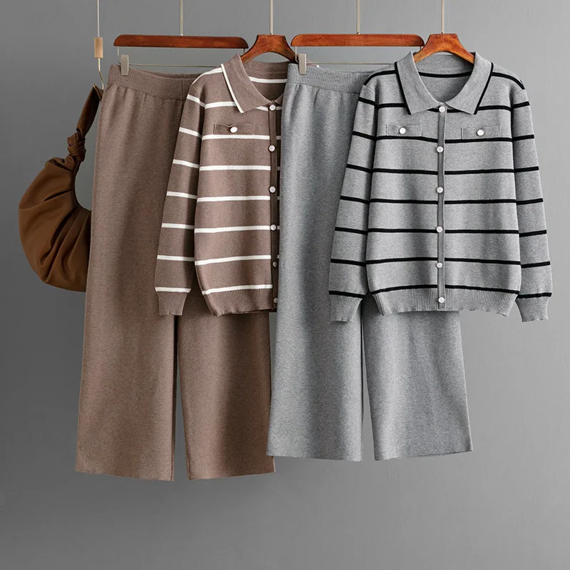 Fashion Suit Collar Striped Knitted Single-Breasted Sweater + Casual Wide-Leg Pants Two-Piece Set Women's Clothi
Fashion Suit Collar Striped Knitted Single-Breasted Sweater + Casual Wide-Leg Pants Two-Piece Set Women's Clothi