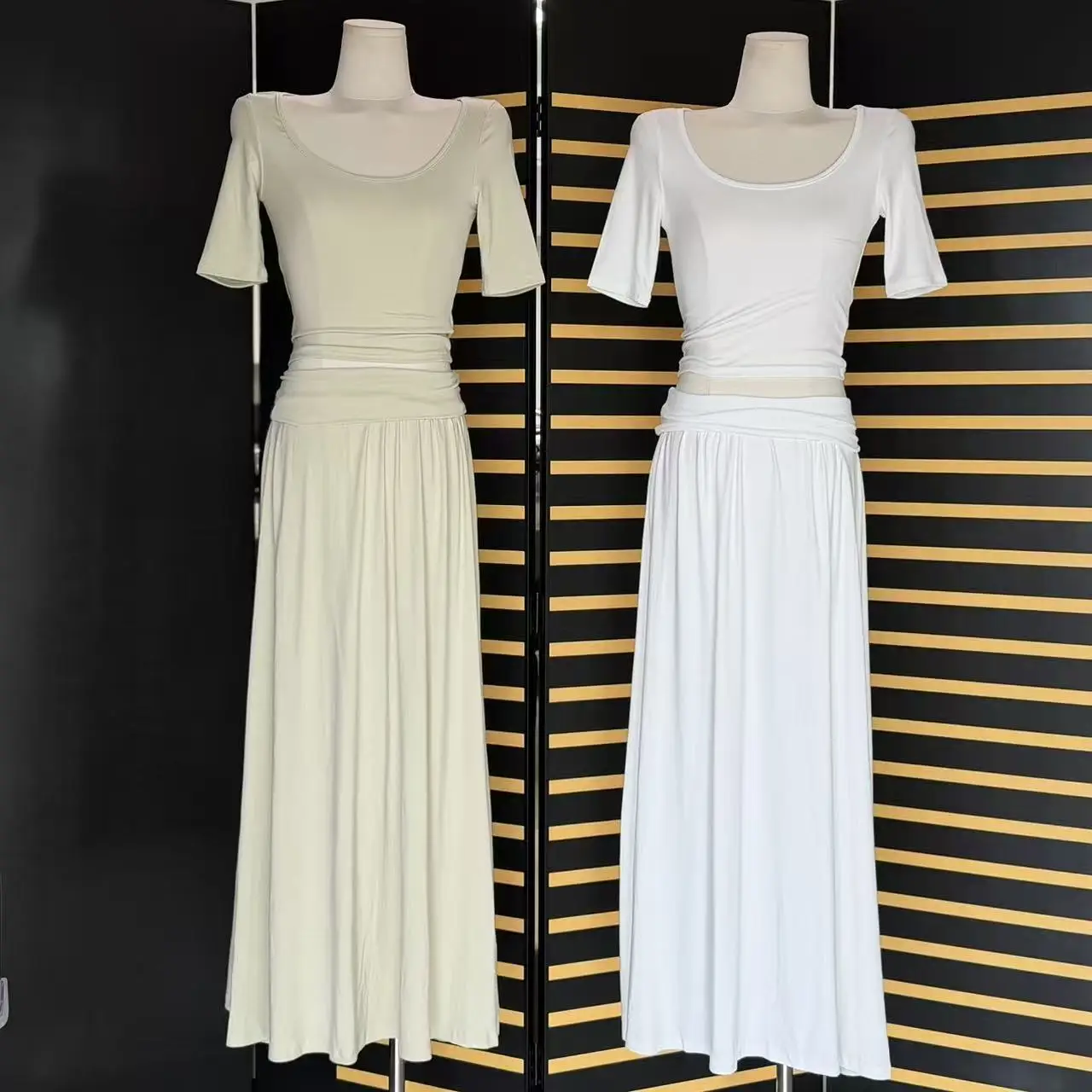 Women's Summer Casual Two Pieces Skirt Set Lady Solid Color Short Sleevel O Neck Slim Short T Shirt + A Line Long Skirt
Women's Summer Casual Two Pieces Skirt Set Lady Solid Color Short Sleevel O Neck Slim Short T Shirt + A Line Long Skirt