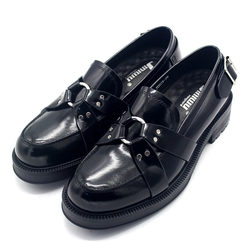 Spring and summer new metal ring buckle sleeve foot thick sole leather shoes round head casual flat sole large leather men shoes
Spring and summer new metal ring buckle sleeve foot thick sole leather shoes round head casual flat sole large leather men shoes