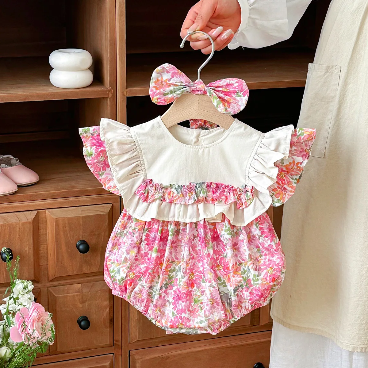 ZOETOPKID 2026 New Summer Children Clothes Newborn Girl Bodysuit Flying Sleeve Cotton Print Kids Jumpsuit Infant Rompers
ZOETOPKID 2026 New Summer Children Clothes Newborn Girl Bodysuit Flying Sleeve Cotton Print Kids Jumpsuit Infant Rompers
