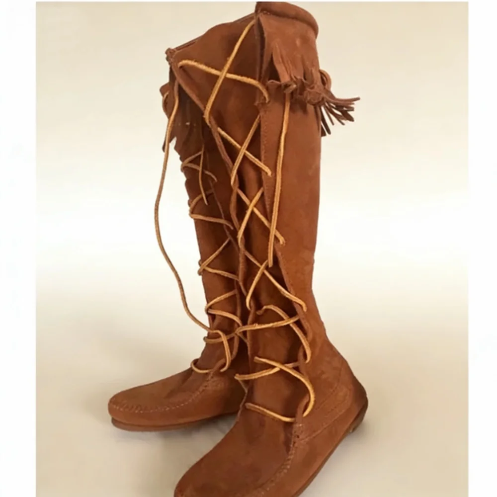 Stylish Knee High Brown Flock Tassels Decor Boots Flats Shoes For Women Cross Tied Round Toe Fashionable 2026 Zapatos Para Mujer
Stylish Knee High Brown Flock Tassels Decor Boots Flats Shoes For Women Cross Tied Round Toe Fashionable 2026 Zapatos Para Mujer