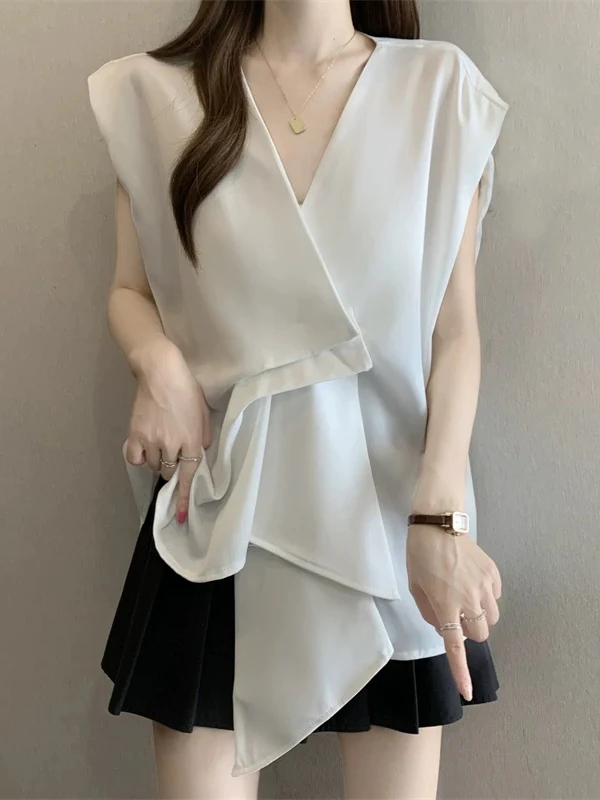 Unique V-neck Shoulder-Length Women's Shirt Korean Style Commute Fashion plus Size Asymmetrical Top for Summer 2026
Unique V-neck Shoulder-Length Women's Shirt Korean Style Commute Fashion plus Size Asymmetrical Top for Summer 2026