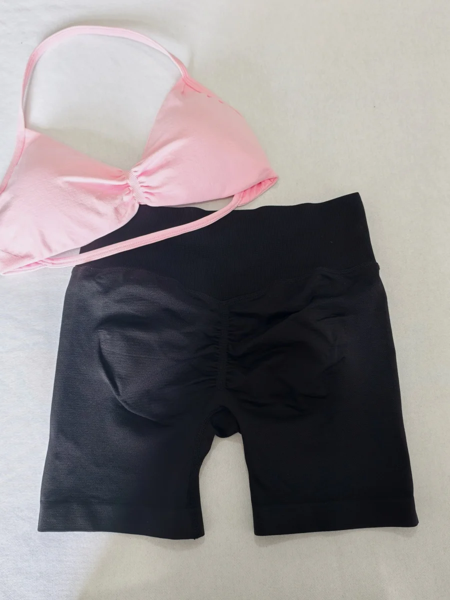 2025 New High-quality Sports Fashion Neck Vest Women's Clothing Unmarked Yoga Cycling Mountaineering Breathable Shorts Set
2025 New High-quality Sports Fashion Neck Vest Women's Clothing Unmarked Yoga Cycling Mountaineering Breathable Shorts Set