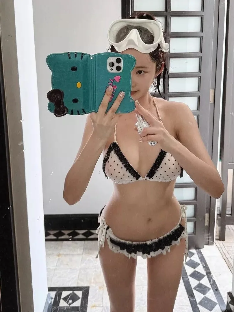 Сексуальный купальник Pure Desire с цветными вставками и кружевом, для небольшой груди, с завязками, для горячих источников, для женщин
Сексуальный купальник Pure Desire с цветными вставками и кружевом, для небольшой груди, с завязками, для горячих источников, для женщин