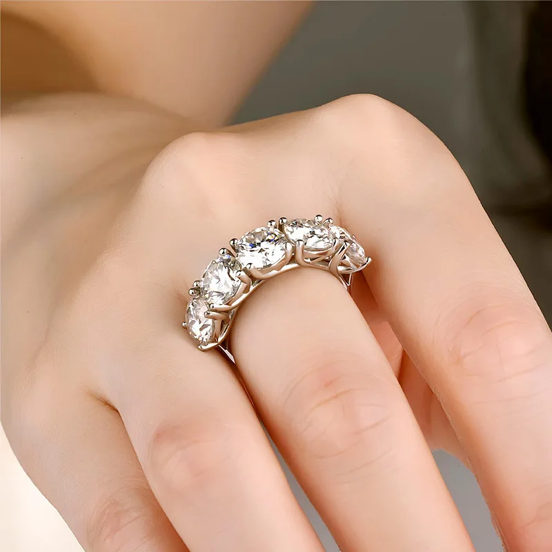 Luxury Solid Platinum PT950 moissanite ring 18K white gold five-star diamond ring premium D color moissanite ring
Luxury Solid Platinum PT950 moissanite ring 18K white gold five-star diamond ring premium D color moissanite ring