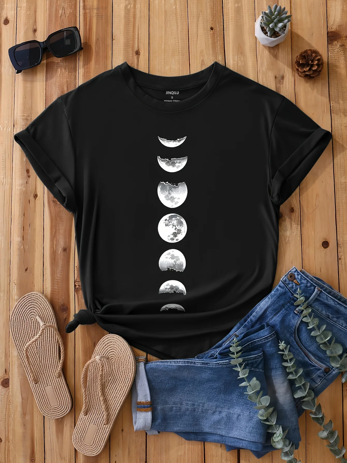 Vibrant Moon Print Crew Neck T-Shirt - Women's Casual Short Sleeve Shirt for Spring & Summer - Comfortable, Breathable
Vibrant Moon Print Crew Neck T-Shirt - Women's Casual Short Sleeve Shirt for Spring & Summer - Comfortable, Breathable