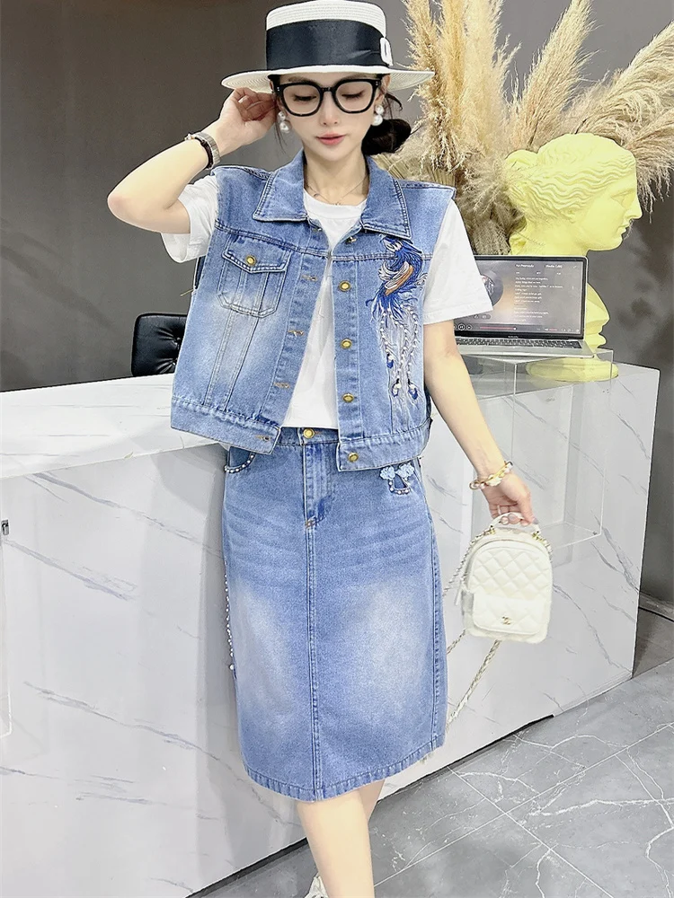 2025 Summer New T Shirt and Embroidered Cowboy Vest and Skirt Set Female Cowboy Jacket Short Sleeve Skirt 3-Piece Set Trendy
2025 Summer New T Shirt and Embroidered Cowboy Vest and Skirt Set Female Cowboy Jacket Short Sleeve Skirt 3-Piece Set Trendy