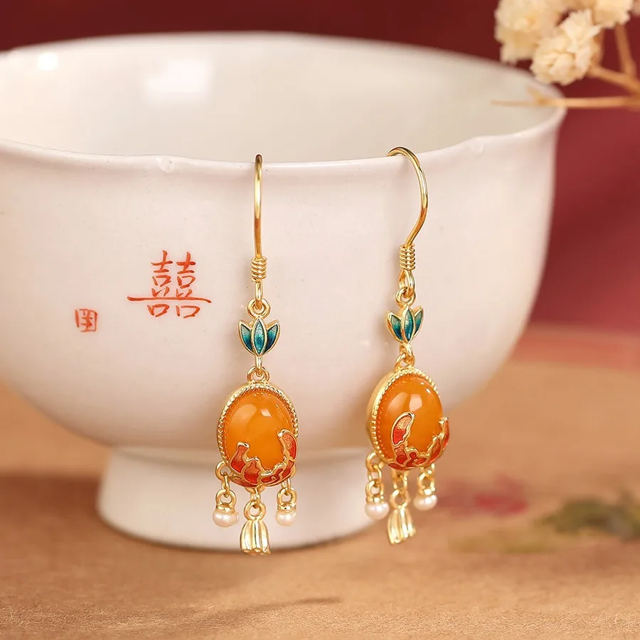 Ancient style tassel natural beeswax earrings enamel flower earrings 925 silver egg face earrings
Ancient style tassel natural beeswax earrings enamel flower earrings 925 silver egg face earrings