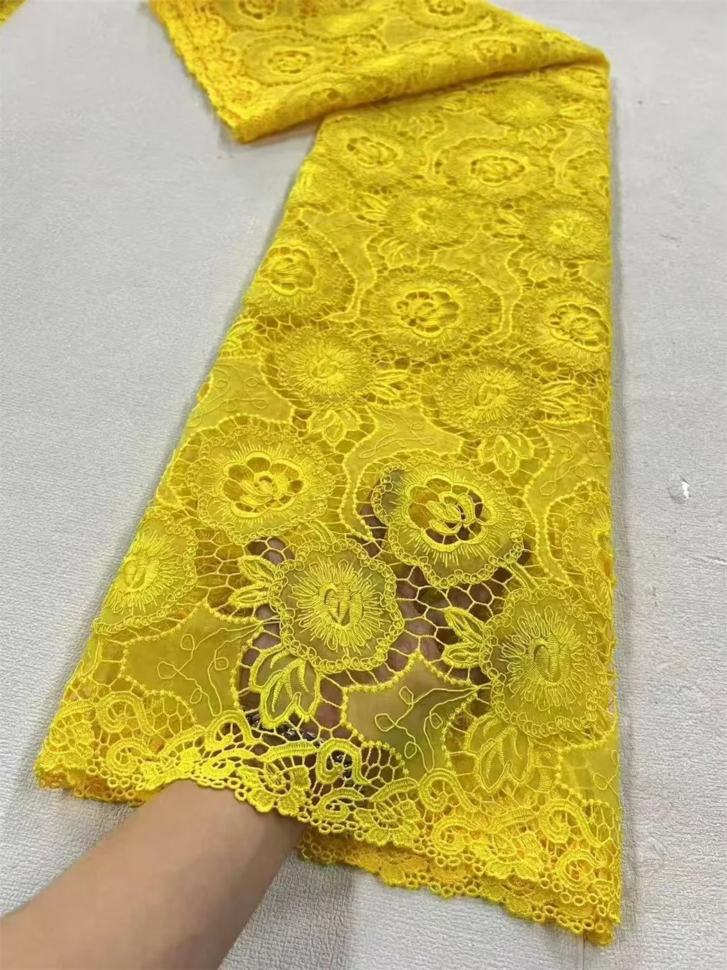 5 Yards Yellow Guipure Lace Fabric African Cord Lace Fabric 2025 High Quality Nigerian Water Soluble Material WIth Sequins Dress
5 Yards Yellow Guipure Lace Fabric African Cord Lace Fabric 2025 High Quality Nigerian Water Soluble Material WIth Sequins Dress