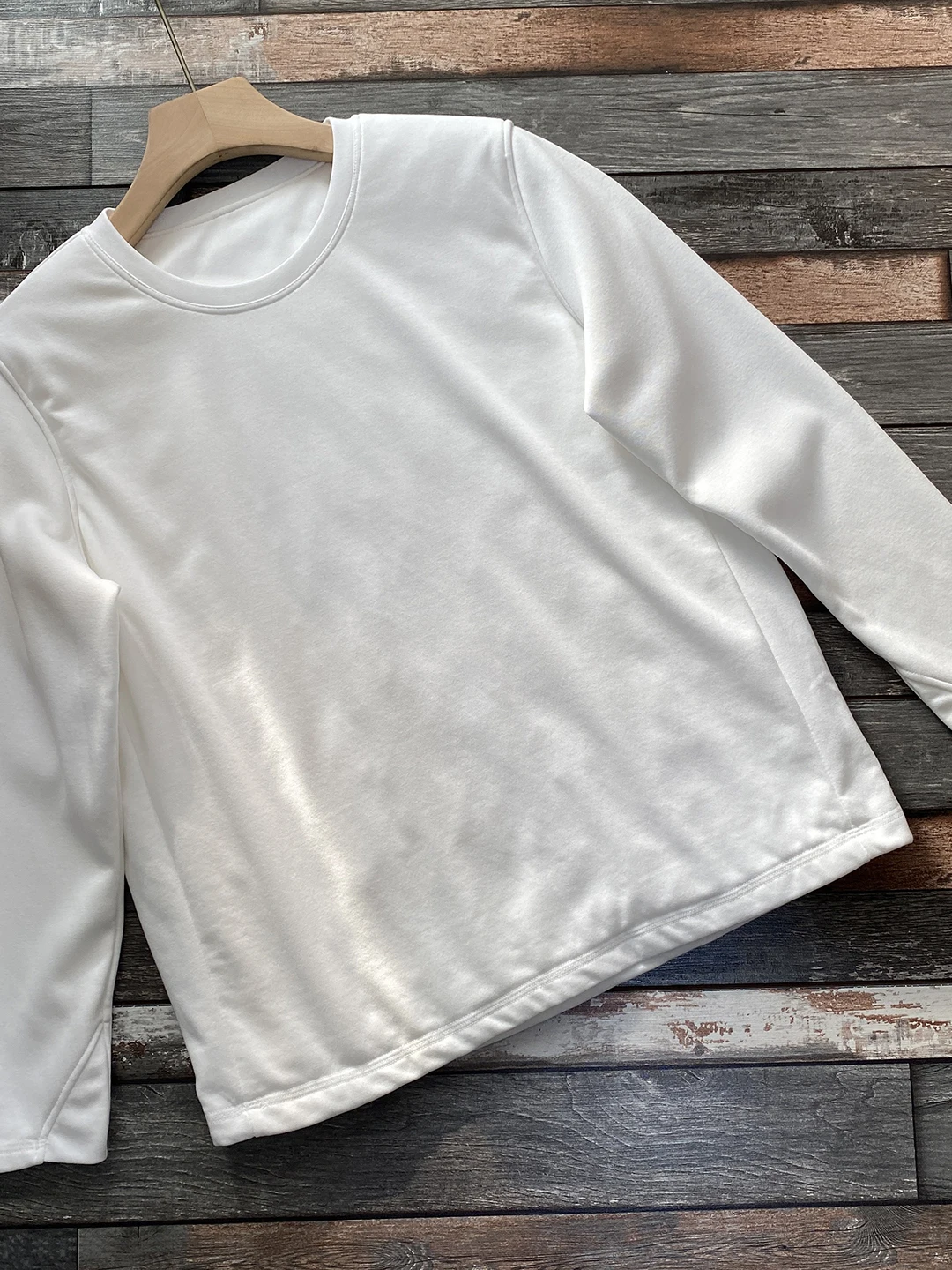 Утепленная флисовая футболка для мужчин, для активного отдыха, осенне-зимняя, теплая, базовая, машинная стирка, ветрозащитная, водоотталкивающая, хлопковая.
Утепленная флисовая футболка для мужчин, для активного отдыха, осенне-зимняя, теплая, базовая, машинная стирка, ветрозащитная, водоотталкивающая, хлопковая.