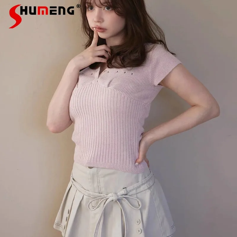 2025 Summer Japanese Sweet Lapel Polo Embroidered Knitted Sweater T-shirts Short-sleeved V-neck Top Pullovers Women's Clothing
2025 Summer Japanese Sweet Lapel Polo Embroidered Knitted Sweater T-shirts Short-sleeved V-neck Top Pullovers Women's Clothing