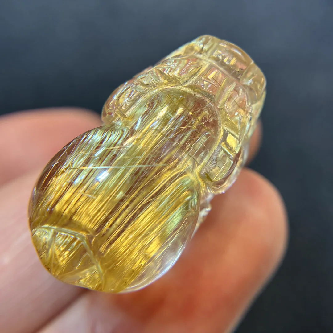Natural Gold Rutilated Quartz Pendant Jewelry 27.8*16*13.8mm Pi Xiu Men Women Brazil AAAAAAA
Natural Gold Rutilated Quartz Pendant Jewelry 27.8*16*13.8mm Pi Xiu Men Women Brazil AAAAAAA