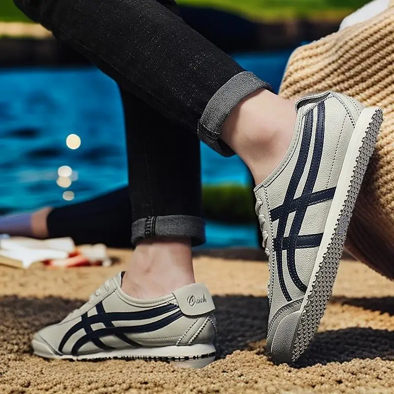 Winter Men Walking shoes Plush Warm Casual Sneakers Breathable Lightweight Mens Jogging Running shoes Suede Male Sports Shoes
Winter Men Walking shoes Plush Warm Casual Sneakers Breathable Lightweight Mens Jogging Running shoes Suede Male Sports Shoes