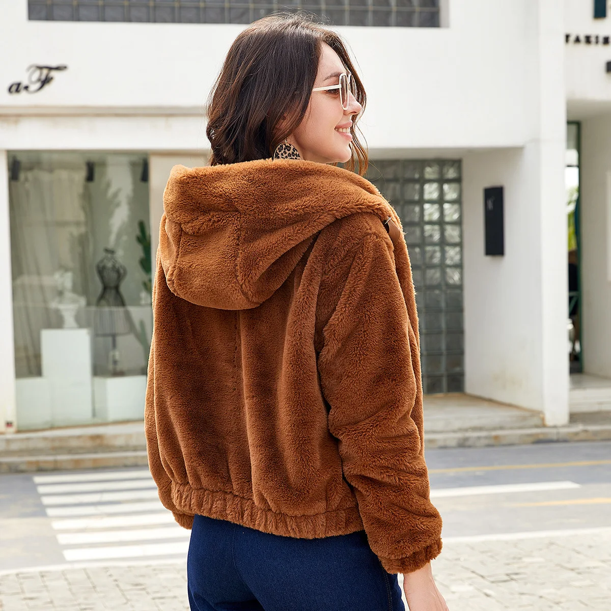 Women's Plush Hooded Jacket Long Sleeve Warm Cotton Pure Color Short Top Comfortable Casual Style for Autumn Winter
Women's Plush Hooded Jacket Long Sleeve Warm Cotton Pure Color Short Top Comfortable Casual Style for Autumn Winter