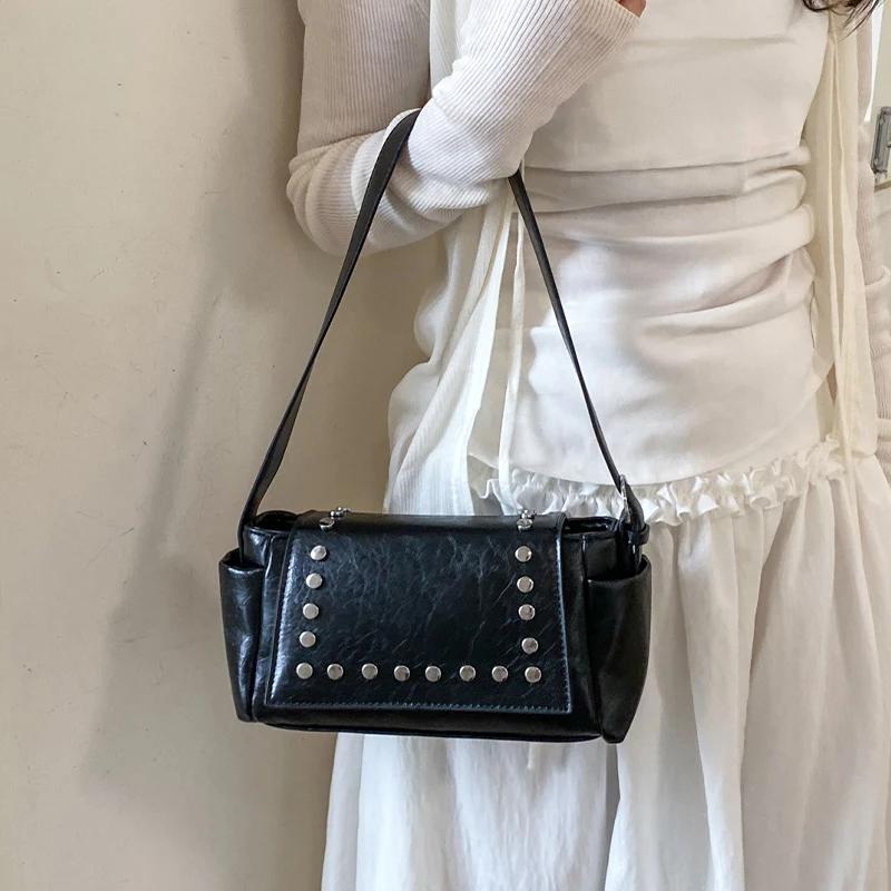 Silver Bags for Women Luxury 2026 Y2k Korean Fashion Rivet Shoulder Bag Female Shopper Underarm Handbags Trendy Clutches
Silver Bags for Women Luxury 2026 Y2k Korean Fashion Rivet Shoulder Bag Female Shopper Underarm Handbags Trendy Clutches