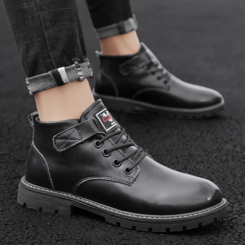 Retro Autumn Men's Round Toe Casual Short Boots Fashionable and Comfortable Men's Lace Up Thick Soled Non Slip High Top Boots
Retro Autumn Men's Round Toe Casual Short Boots Fashionable and Comfortable Men's Lace Up Thick Soled Non Slip High Top Boots