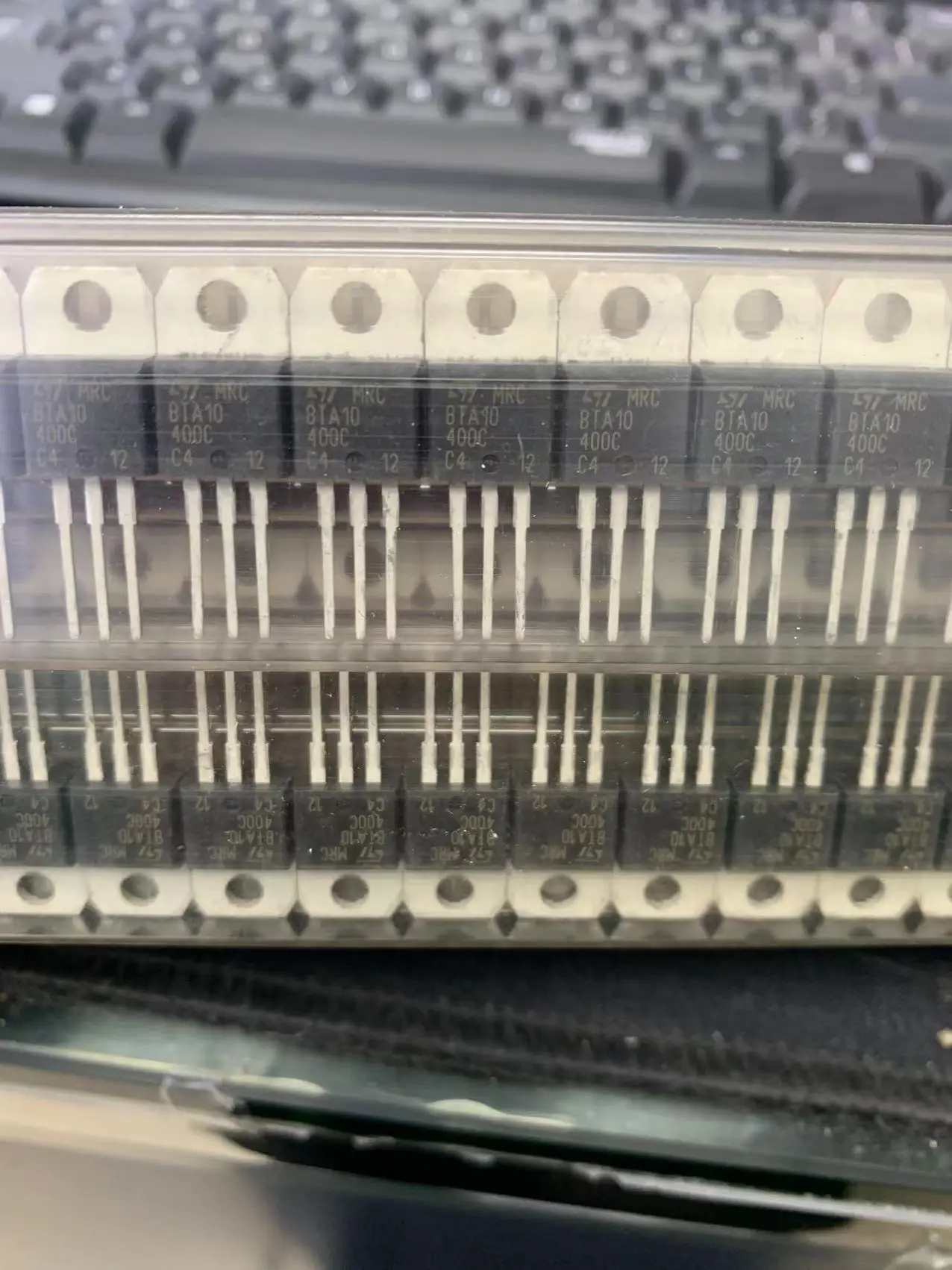 BTA10-400C (5pcs)Electronic Component Chip IC Integrated Circuit Spot
BTA10-400C (5pcs)Electronic Component Chip IC Integrated Circuit Spot