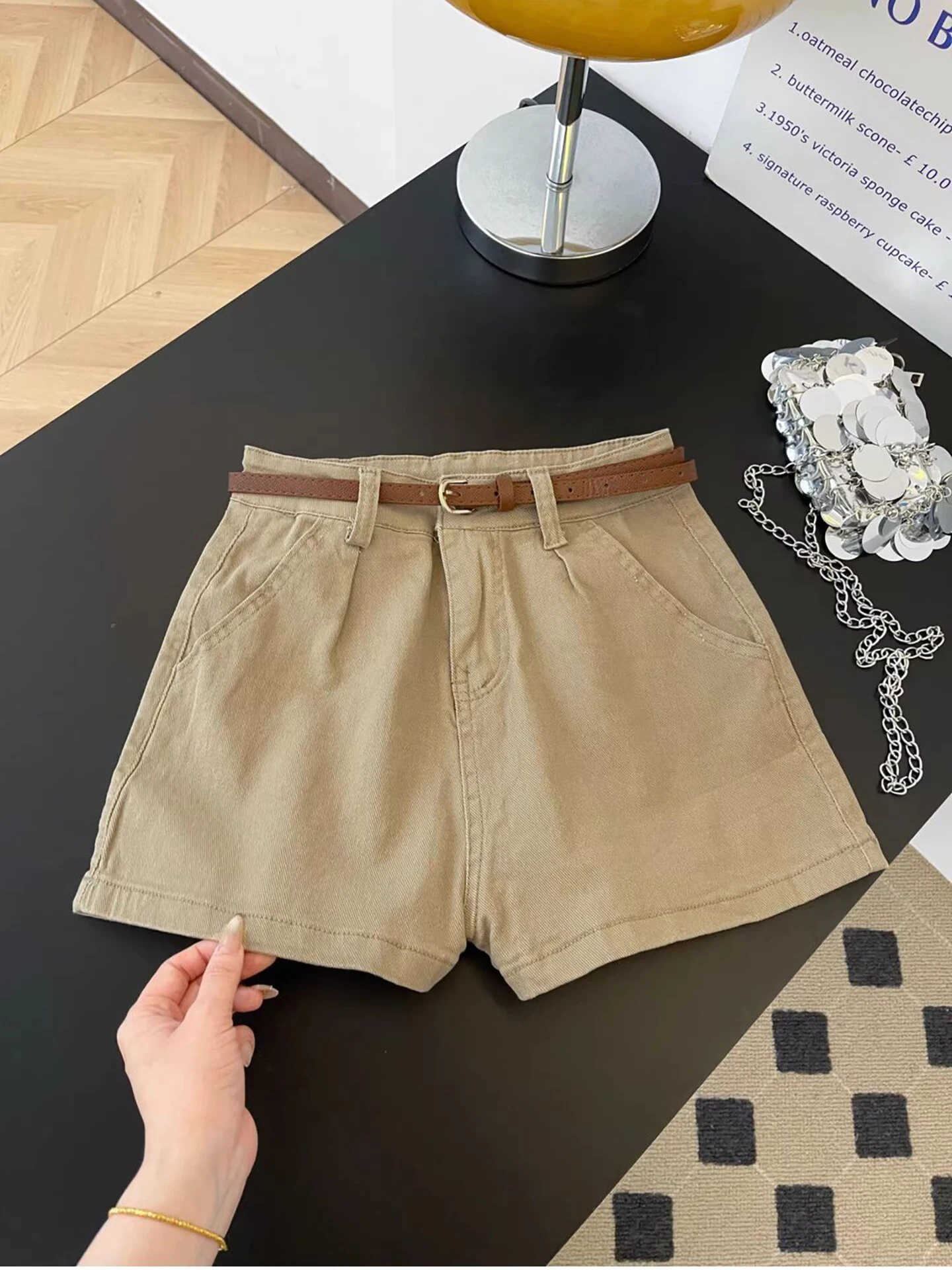 Khaki High Waist Slimming Denim orts Women's Summer Pleated Versatile Fitting Hip ing with Belt Casual orts
Khaki High Waist Slimming Denim orts Women's Summer Pleated Versatile Fitting Hip ing with Belt Casual orts