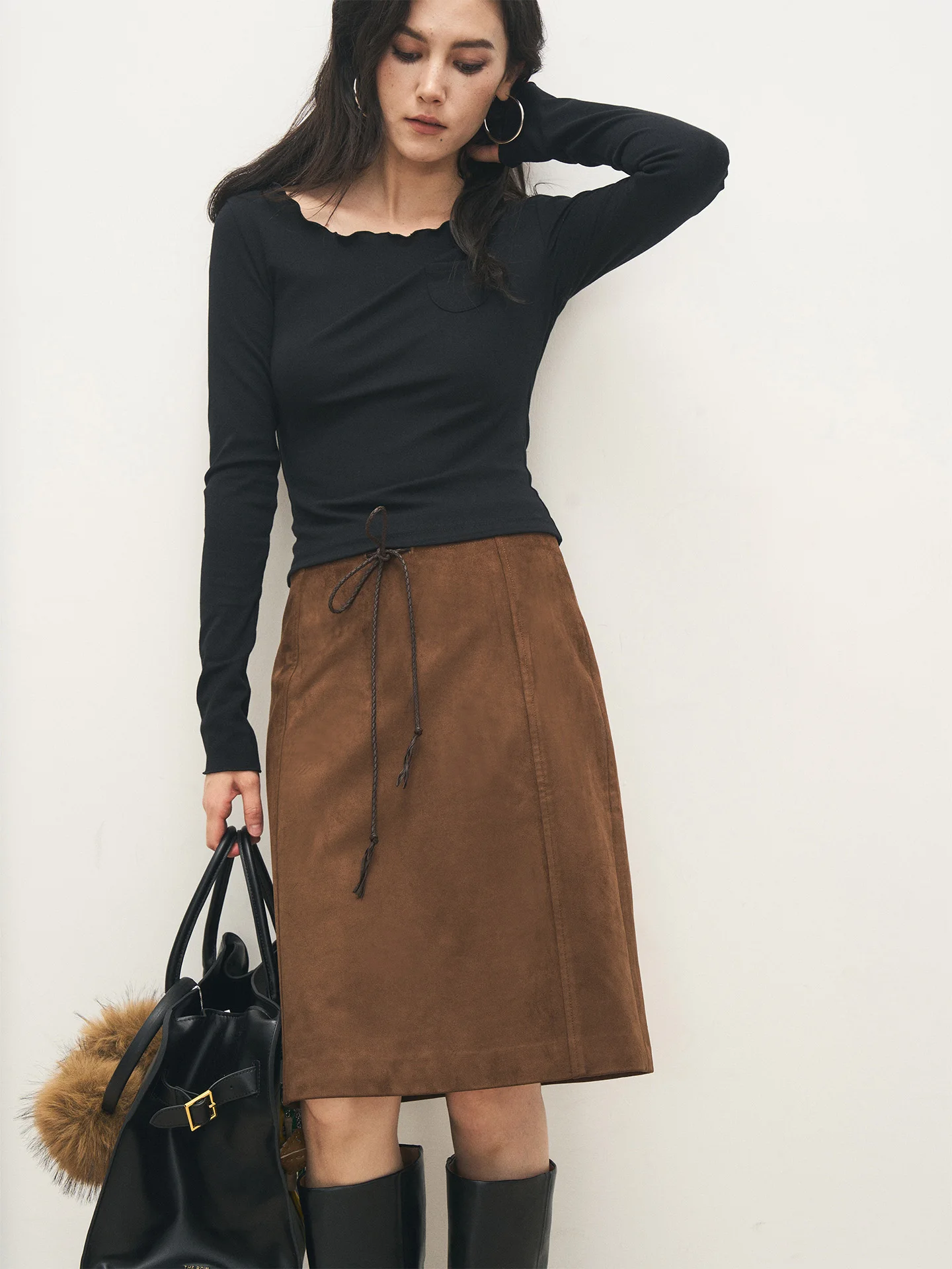 ANTIFORM Винтажная коричневая замшевая юбка прямого кроя для женщин, модная осенняя коллекция 2025 года, новинка, экологичное полиэфирное волокно
ANTIFORM Винтажная коричневая замшевая юбка прямого кроя для женщин, модная осенняя коллекция 2025 года, новинка, экологичное полиэфирное волокно