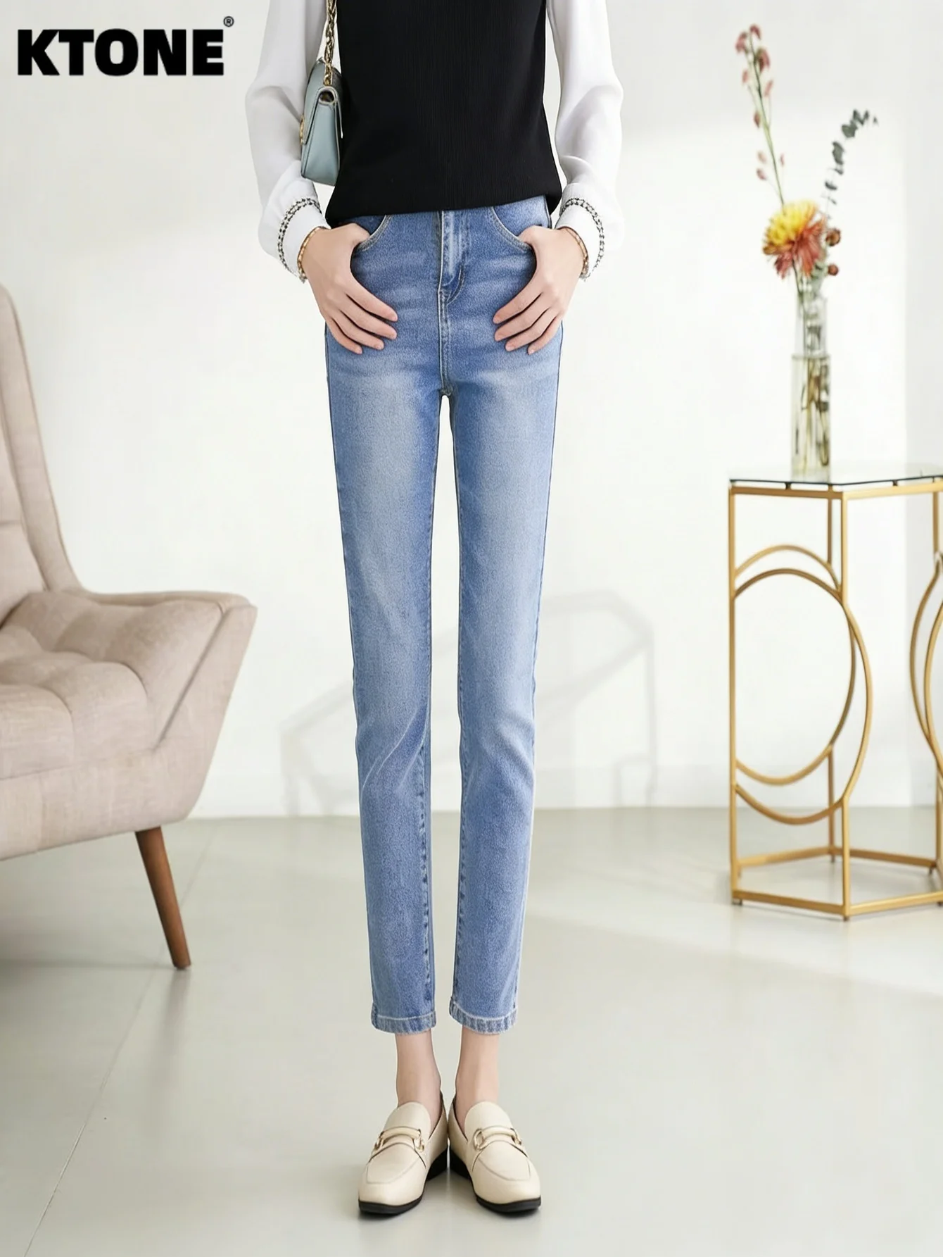 Streetwear Jeans Blue Slim For Man Minimalist Solid Color Drip No accessories or belts included
Streetwear Jeans Blue Slim For Man Minimalist Solid Color Drip No accessories or belts included