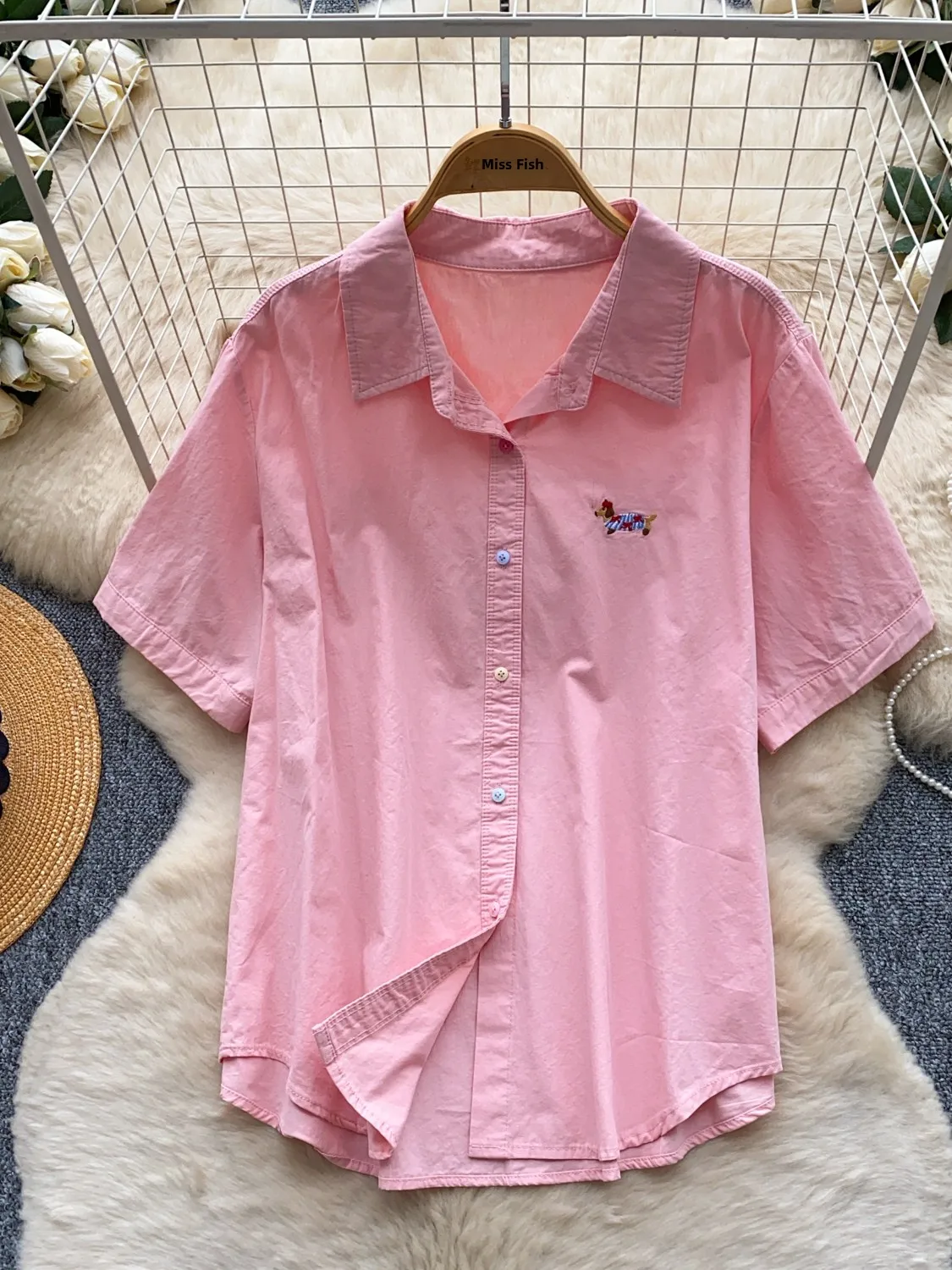Korean Style Pink Collar Embroidered Short Sleeve Loose Women's Shirt Summer New Fashion Slimming Top Quality Polyester
Korean Style Pink Collar Embroidered Short Sleeve Loose Women's Shirt Summer New Fashion Slimming Top Quality Polyester