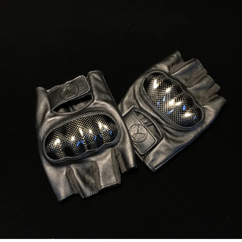 Мотоциклетные перчатки ретро-стиля из натуральной воловьей кожи, полупальцевые, с карбоновыми вставками, для мужчин и женщин, для внедорожных гонок и езды, винтажные, защитные
Мотоциклетные перчатки ретро-стиля из натуральной воловьей кожи, полупальцевые, с карбоновыми вставками, для мужчин и женщин, для внедорожных гонок и езды, винтажные, защитные