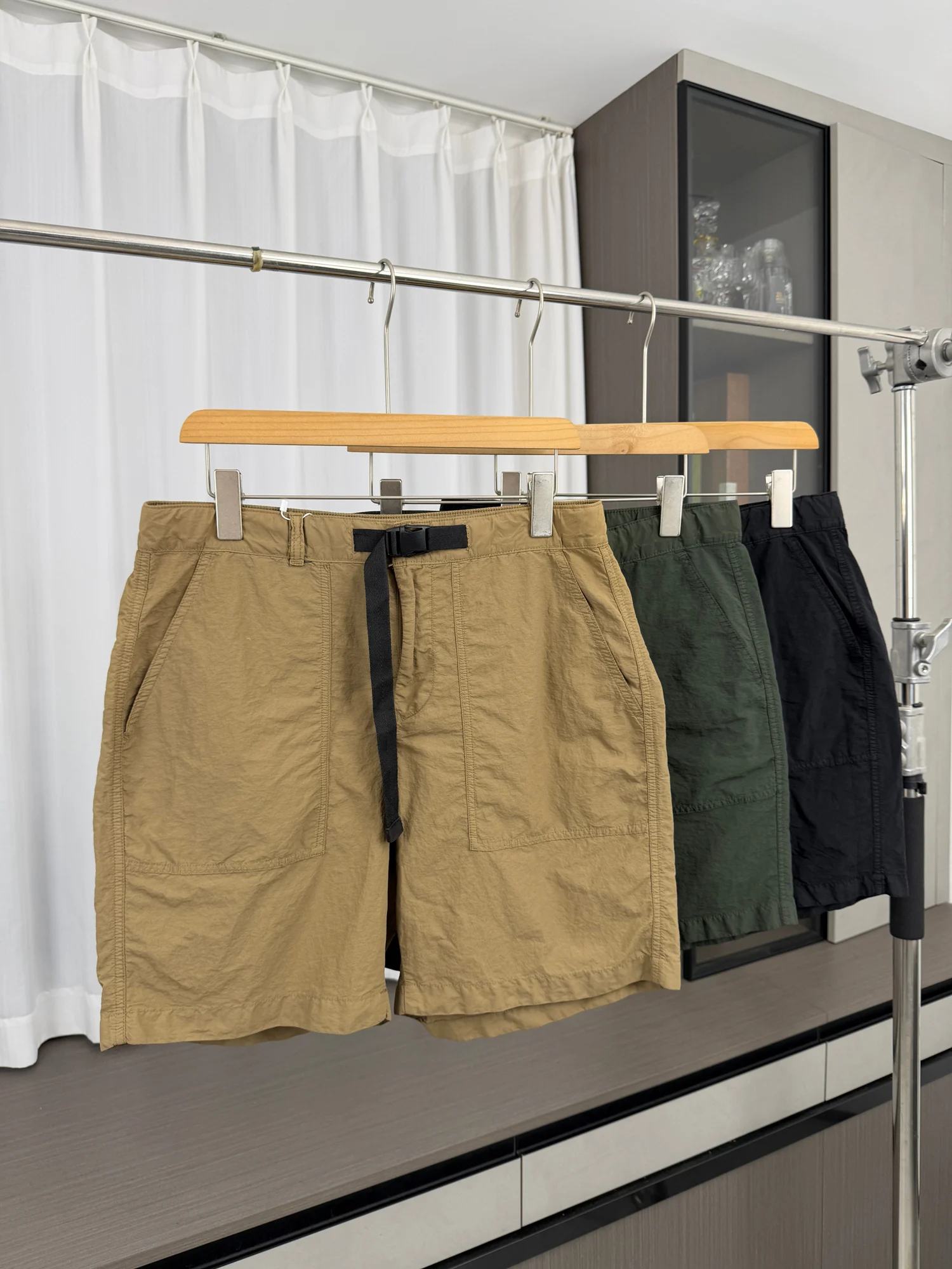 Light Breathable Outdoor Men's Casual Shorts Five-Quarter Length Comfortable Loose Fit Straight Leg Summer Shorts
Light Breathable Outdoor Men's Casual Shorts Five-Quarter Length Comfortable Loose Fit Straight Leg Summer Shorts