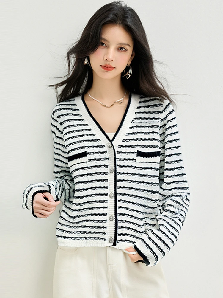 Корейский однобортный вязаный кардиган в полоску для женщин, осенне-зимний, новый, для ношения как базовый слой или на выход, свитер, топ
Корейский однобортный вязаный кардиган в полоску для женщин, осенне-зимний, новый, для ношения как базовый слой или на выход, свитер, топ