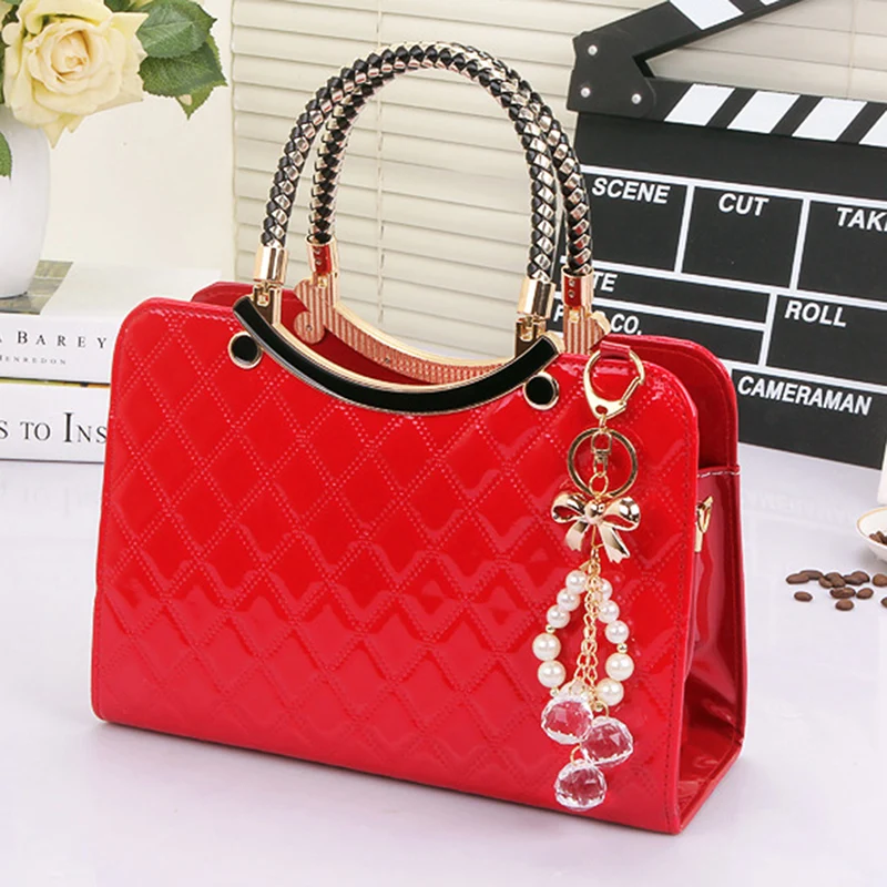 Fashion Luxury Women's Handbag PU Leather Shoulder Crossbody Bag Brand Designer Pearl Tassel Messenger Tote Bag Women Purse
Fashion Luxury Women's Handbag PU Leather Shoulder Crossbody Bag Brand Designer Pearl Tassel Messenger Tote Bag Women Purse