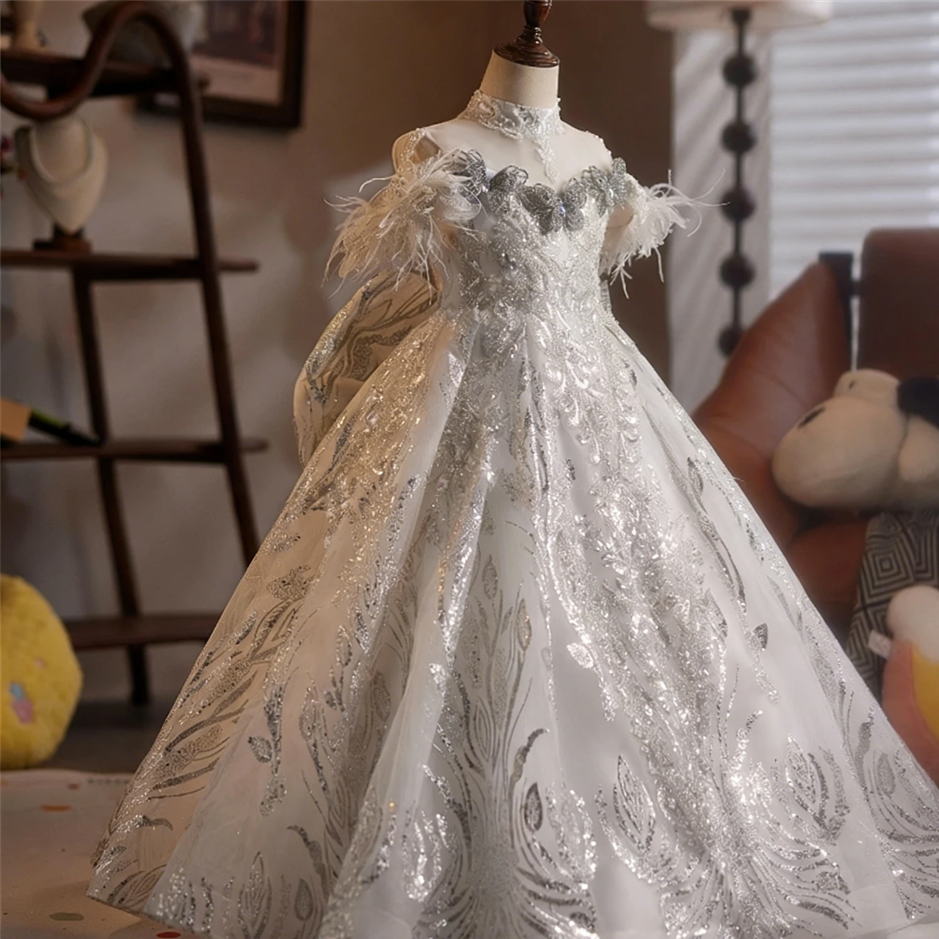 Customized Flower Girl Dress For Wedding Glitter Bow Pearls High Waist Sleeveless Elegant Kids Birthday First Communion Gown
Customized Flower Girl Dress For Wedding Glitter Bow Pearls High Waist Sleeveless Elegant Kids Birthday First Communion Gown