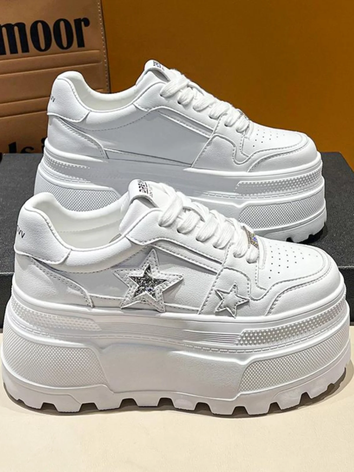 Женские спортивные туфли на платформе с жемчужной звездой Little White oes Thi Bot, весна 2023, новые удлиняющие туфли на плоской подошве
Женские спортивные туфли на платформе с жемчужной звездой Little White oes Thi Bot, весна 2023, новые удлиняющие туфли на плоской подошве