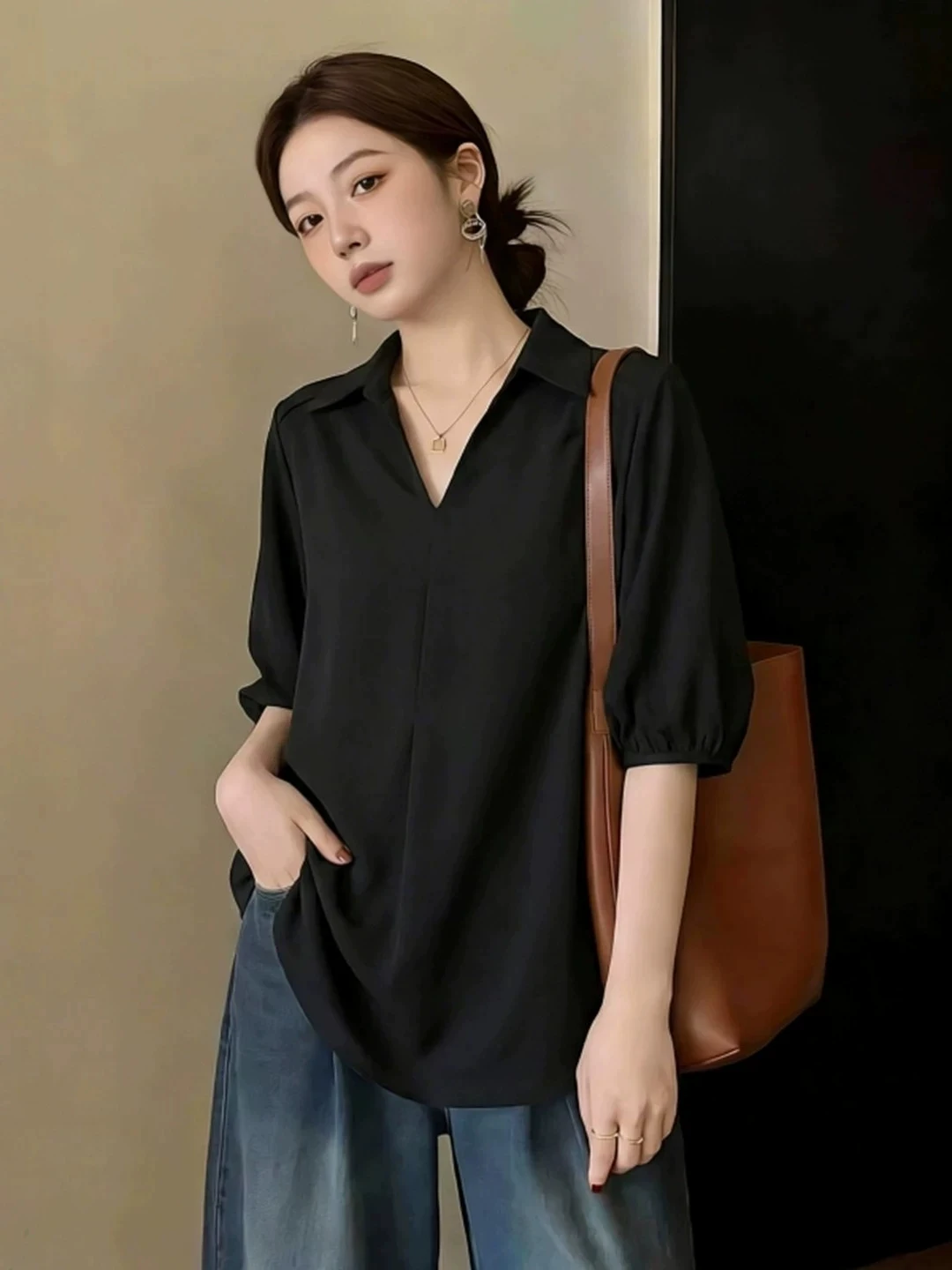 Slimming Effect Black Shirt Short Sleeve Women's Loose Fit Summer Fashionable Korean Style V-Neck Seven-Quarter Sleeve Top
Slimming Effect Black Shirt Short Sleeve Women's Loose Fit Summer Fashionable Korean Style V-Neck Seven-Quarter Sleeve Top