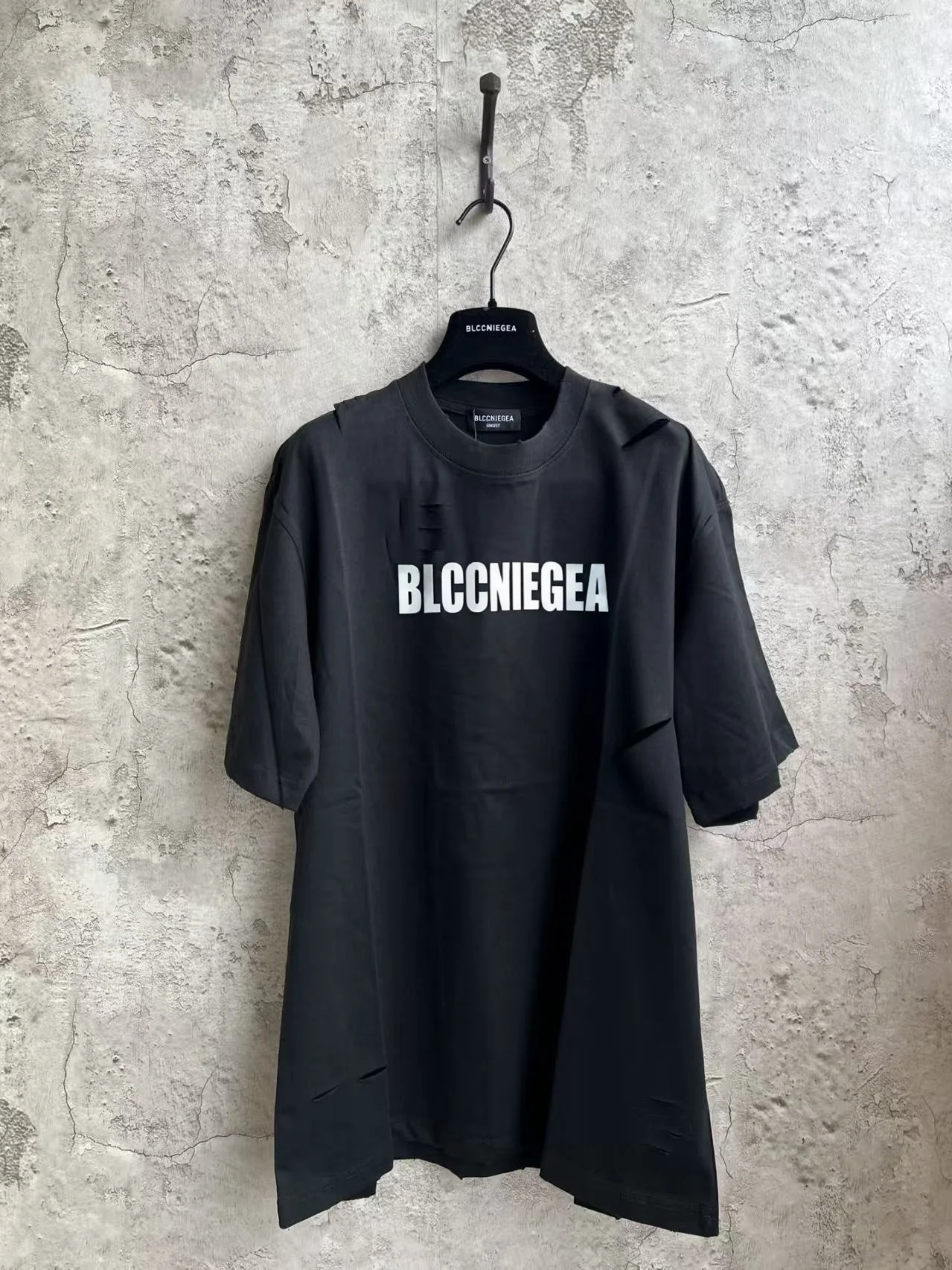 【52 styles】BLCCNIEGEA High-Quality Oversized t-shirt Paris B Shirt Letter Cotton Casual Short Sleeve Cotton tee Men and women
【52 styles】BLCCNIEGEA High-Quality Oversized t-shirt Paris B Shirt Letter Cotton Casual Short Sleeve Cotton tee Men and women