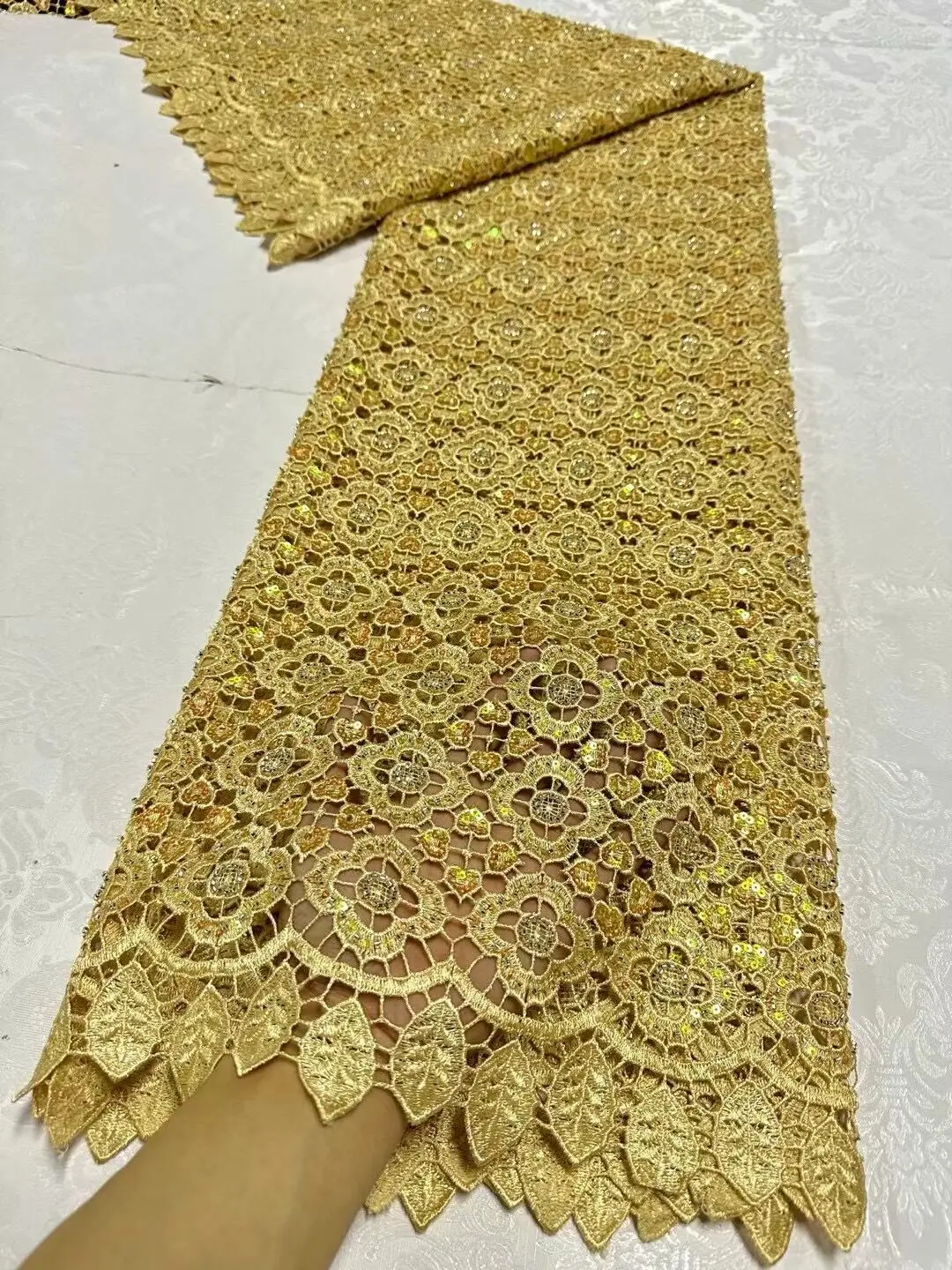 2024 Latest African Lace Fabric with 3D Sequins High Quality French Mesh Tulle Embroidery Net Lace Sew Wedding Dresses 5 Yards
2024 Latest African Lace Fabric with 3D Sequins High Quality French Mesh Tulle Embroidery Net Lace Sew Wedding Dresses 5 Yards