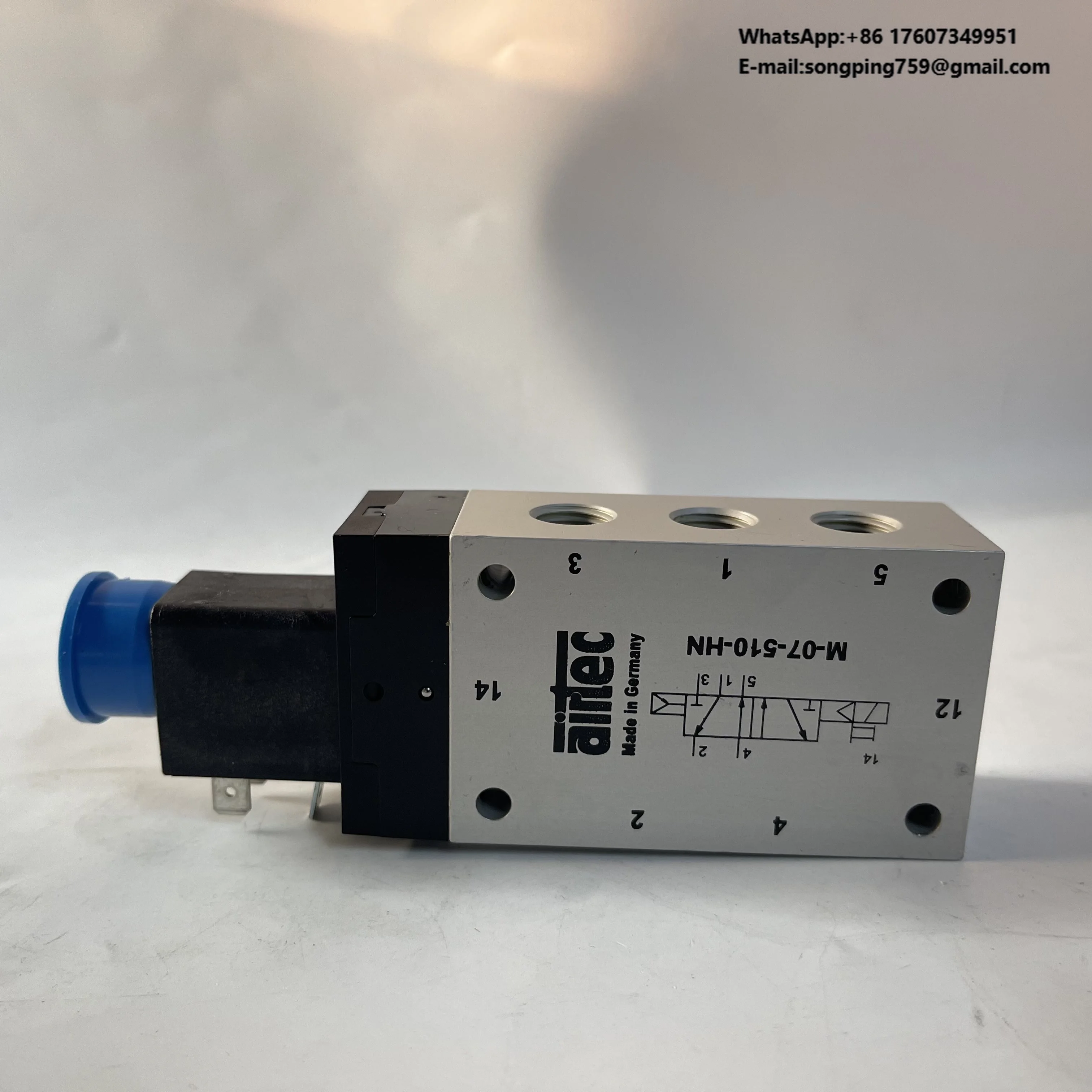 100% New and Original Airtec P-12-520 Pneumatically operated valve (air pilot), 5/2-way, double pilot, G1/4 or G3/8 port
100% New and Original Airtec P-12-520 Pneumatically operated valve (air pilot), 5/2-way, double pilot, G1/4 or G3/8 port