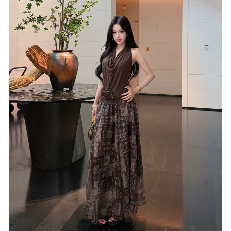 Summer 2026 Women's Slimming Printed Sleeveless Vest Top And Long Skirt Two-Piece Set Fashionable Office Wear Casual Outfit
Summer 2026 Women's Slimming Printed Sleeveless Vest Top And Long Skirt Two-Piece Set Fashionable Office Wear Casual Outfit