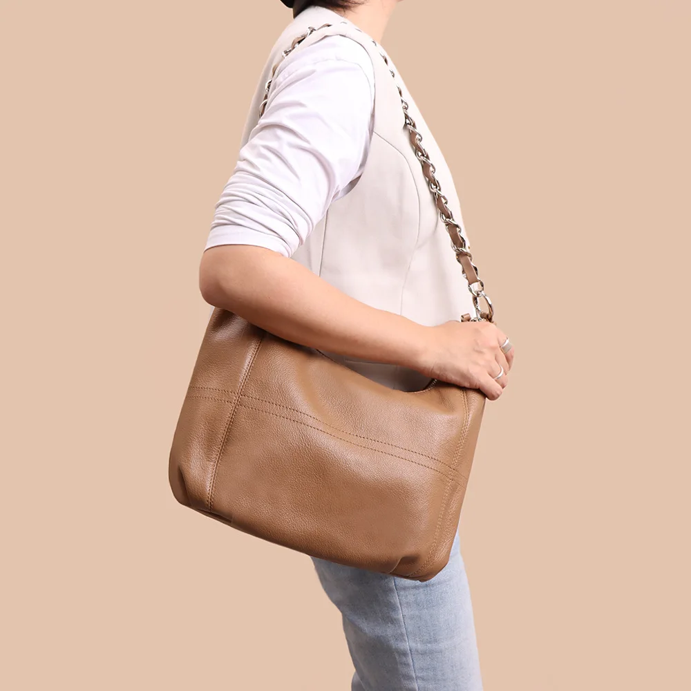 Genuine Leather Commuter Tote Bag Simple Ladies Soft Cowhide Tote Shoulder Handbag Large Capacity Women Bucket Bag 2025 New
Genuine Leather Commuter Tote Bag Simple Ladies Soft Cowhide Tote Shoulder Handbag Large Capacity Women Bucket Bag 2025 New