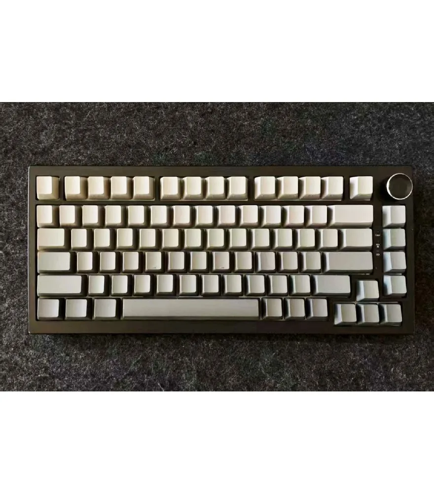 Gradual change gray side engraving gradual change transparent keycap 133 keys full set of PBT material mechanical keyboard
Gradual change gray side engraving gradual change transparent keycap 133 keys full set of PBT material mechanical keyboard