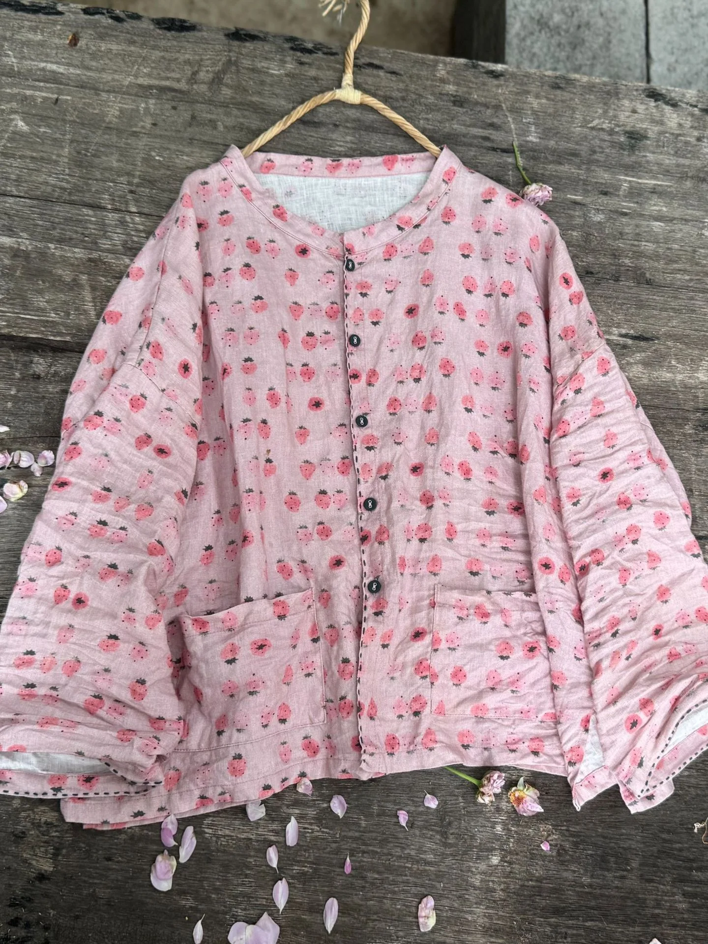 Повседневный льняной кардиган свободного кроя с ручной строчкой и художественным декором для женщин, осень-весна
Повседневный льняной кардиган свободного кроя с ручной строчкой и художественным декором для женщин, осень-весна