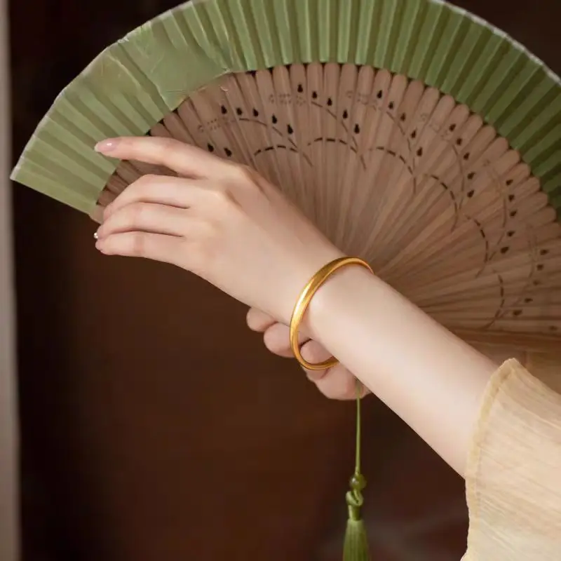 Женский простой браслет из 24-каратного золота (AU999) с тонкой талией 8 мм, двухцветный матовый позолоченный, зубчатый узор для минимализма 
Женский простой браслет из 24-каратного золота (AU999) с тонкой талией 8 мм, двухцветный матовый позолоченный, зубчатый узор для минимализма