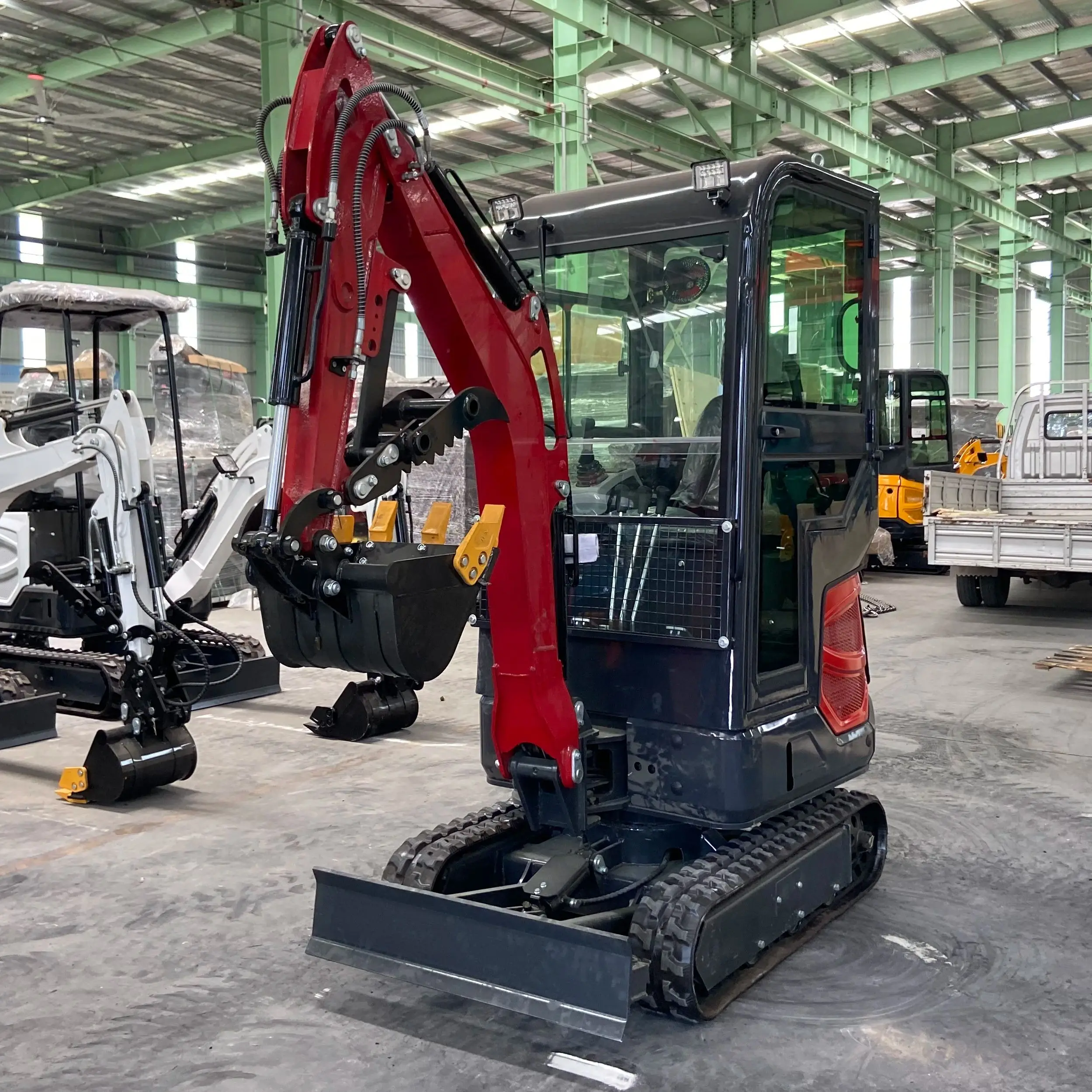 Free delivery of 1.8-ton new garden engineering small crawler excavator with accessories
Free delivery of 1.8-ton new garden engineering small crawler excavator with accessories