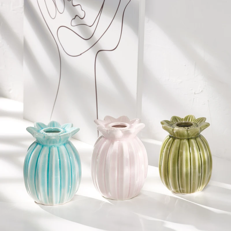 Ceramic dried flower vase - Creative modern pineapple home decoration craft piece - Small flower container
Ceramic dried flower vase - Creative modern pineapple home decoration craft piece - Small flower container