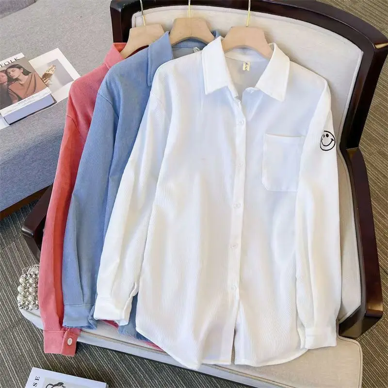 Свободный крой Long Sve, женский вельветовый повседневный костюм с вышивкой и пуговицами, корейский модный осенний сезон, дизайн с улыбкой на лице
Свободный крой Long Sve, женский вельветовый повседневный костюм с вышивкой и пуговицами, корейский модный осенний сезон, дизайн с улыбкой на лице