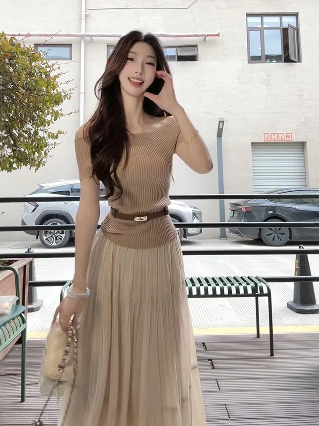 Korean Style Coffee One Shoulder Knitted Short Sleeve T-Shirt Women's Slimming Fashion Top for Summer 2026 Trendy Girl
Korean Style Coffee One Shoulder Knitted Short Sleeve T-Shirt Women's Slimming Fashion Top for Summer 2026 Trendy Girl