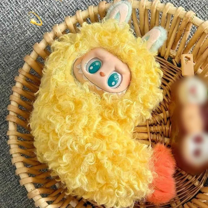 Милый костюм жареных креветок для куклы Labubu 3,0 V1/V2/V3, костюм куклы Темпуры для куклы Ropa Labubu, одежда
Милый костюм жареных креветок для куклы Labubu 3,0 V1/V2/V3, костюм куклы Темпуры для куклы Ropa Labubu, одежда