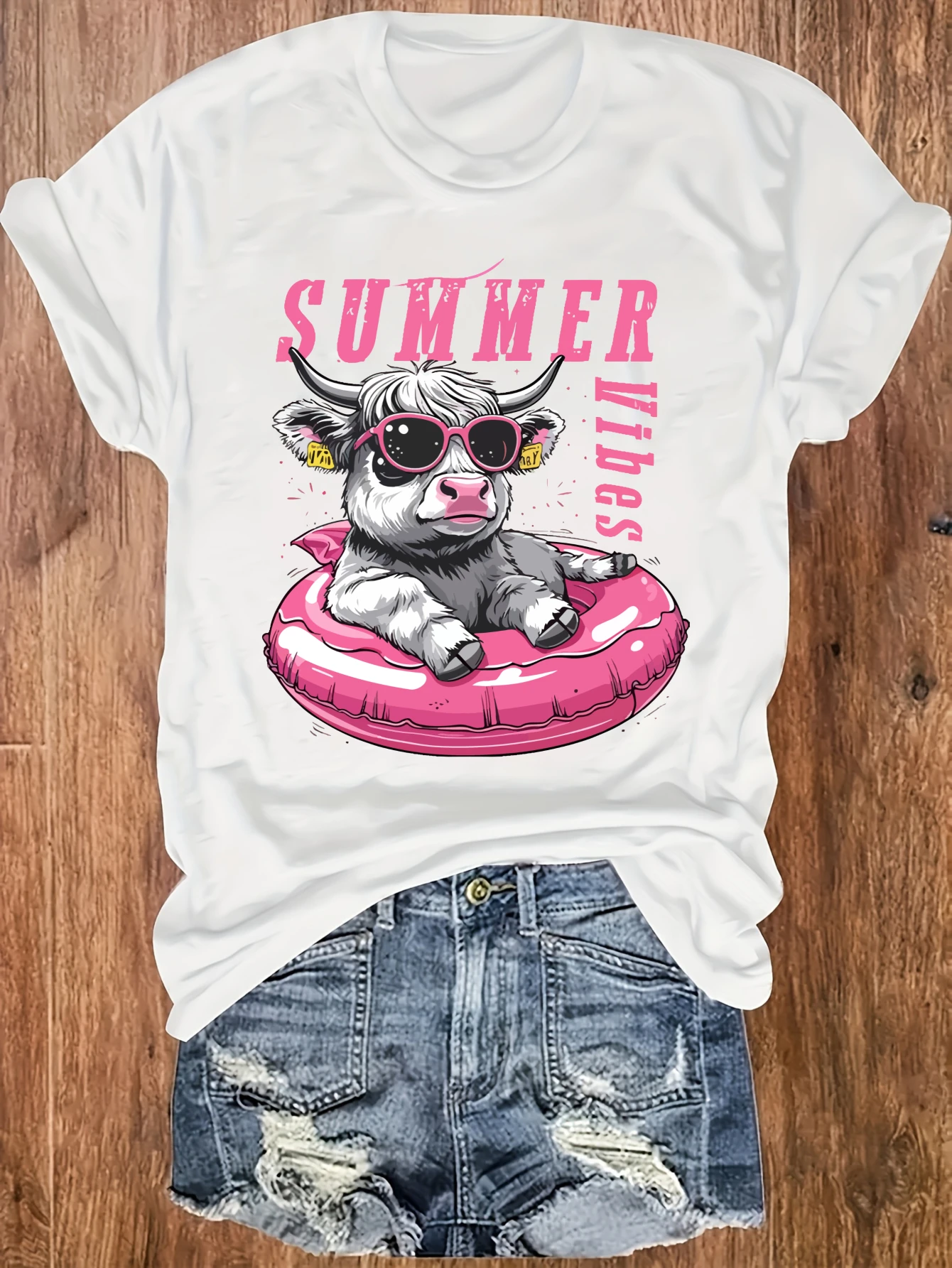 Женская майка больших размеров Summer Vibes Cow Float Pink. Подходит для занятий спортом и повседневной носки. Летние повседневные рубашки. Женская одежда.
Женская майка больших размеров Summer Vibes Cow Float Pink. Подходит для занятий спортом и повседневной носки. Летние повседневные рубашки. Женская одежда.